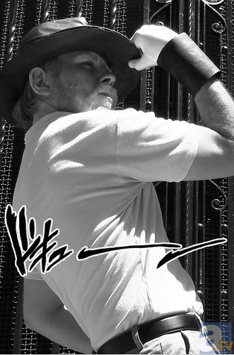 脱下衣服老王出现了!岛国黄油玩家被NTR“乐鱼体育下载”(图3) 乐鱼体育下载